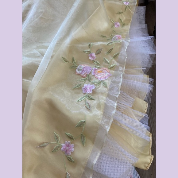 Night Moves | Yellow Ball Gown Prom Dress Corset Lace Up Back 3D Rose Appliqués - Picture 9 of 12